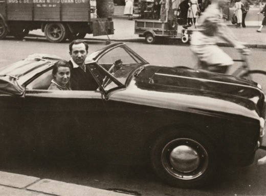 Photo of Pierre and Colette Soulages in a car