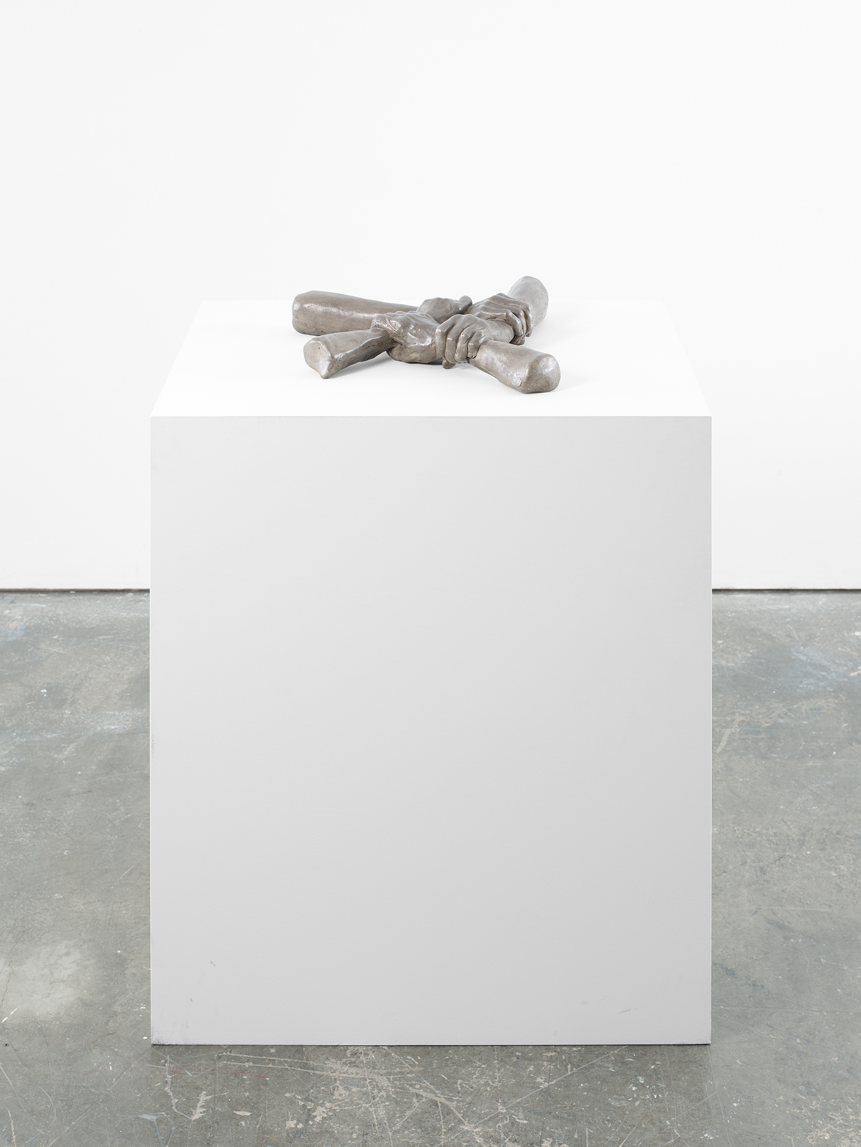 Installation view of Louise Bourgeois's scultpure Untitled No 6