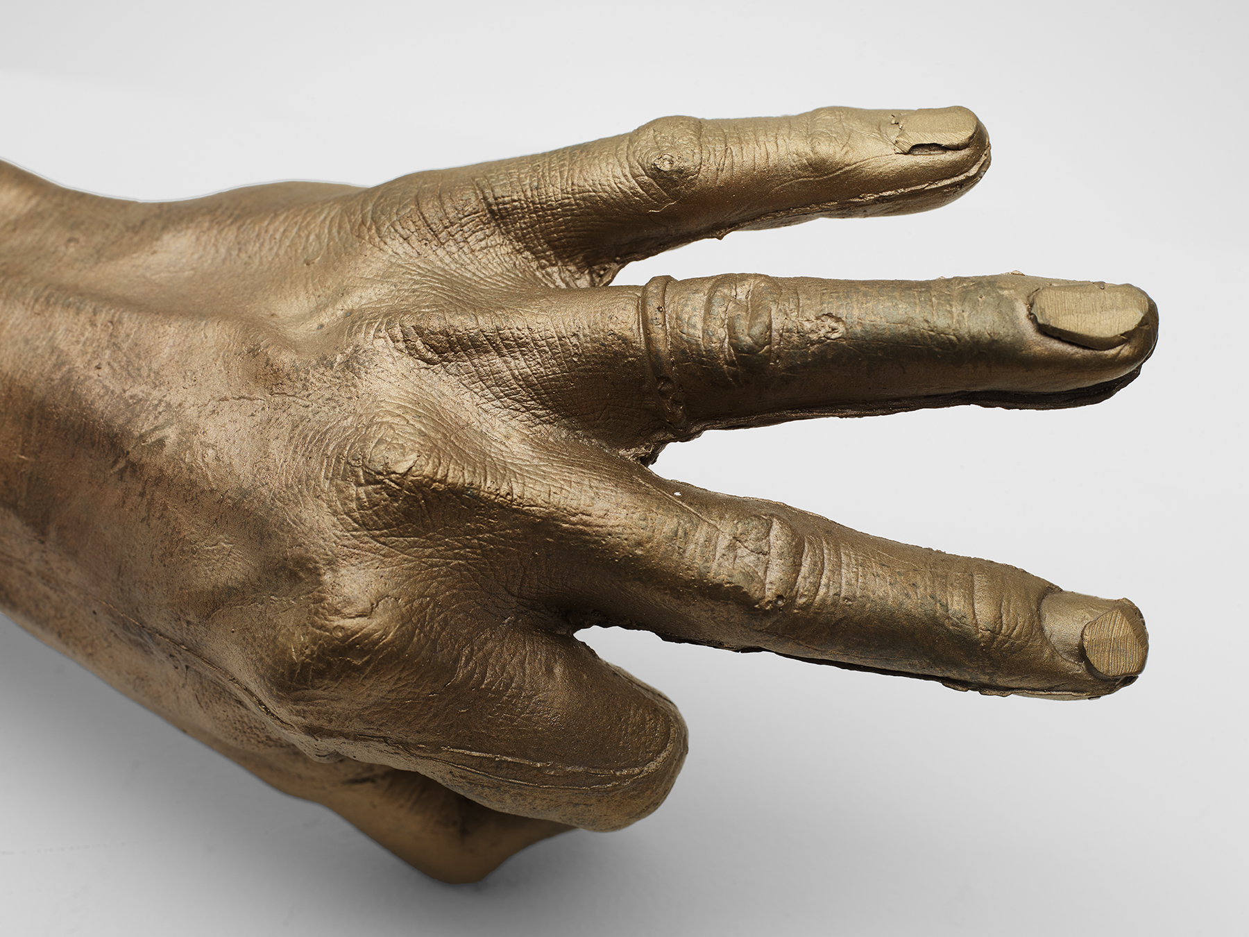 Detail view of Bruce Nauman's silicon bronze sculpture Hand Pair