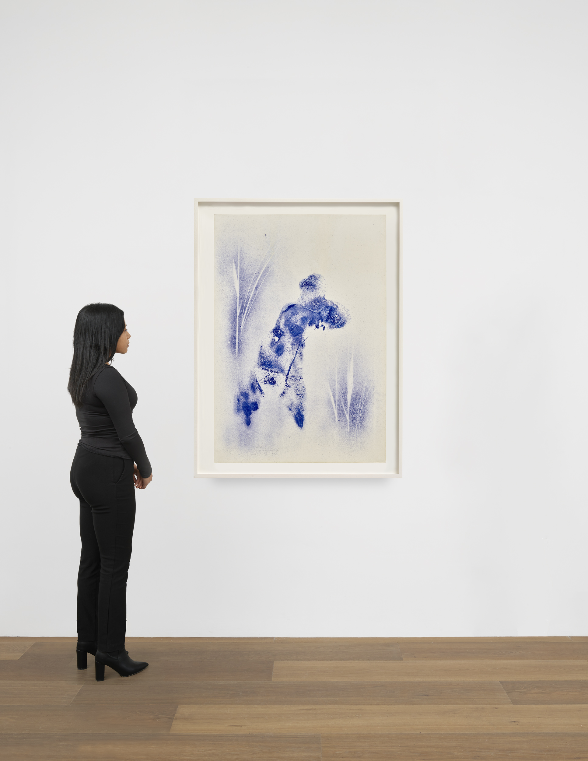 Scale view of Yves Klein's painting Anthropometrie sans titre (ANT 162)